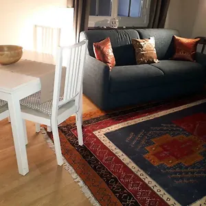 Cosy Little House Apartment